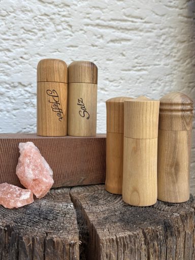 Mini-Mühlen (Abb.: Kirsche, Nuss, Kirsche, Esche und Nuss)