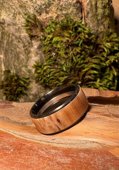 Ring (Abb.: Maserbirke)